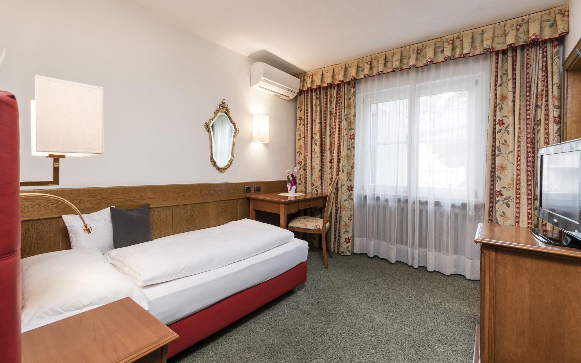 Hotel Gruener Baum Bressanone Dış mekan fotoğraf