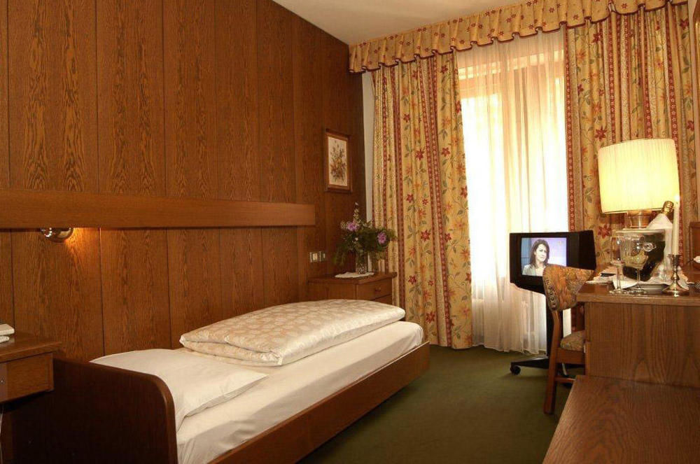 Hotel Gruener Baum Bressanone Dış mekan fotoğraf
